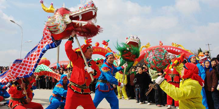 Dragon dance performance