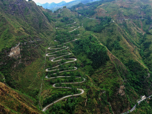 Le 10 autostrade più belle della Cina: i 24 zigzag