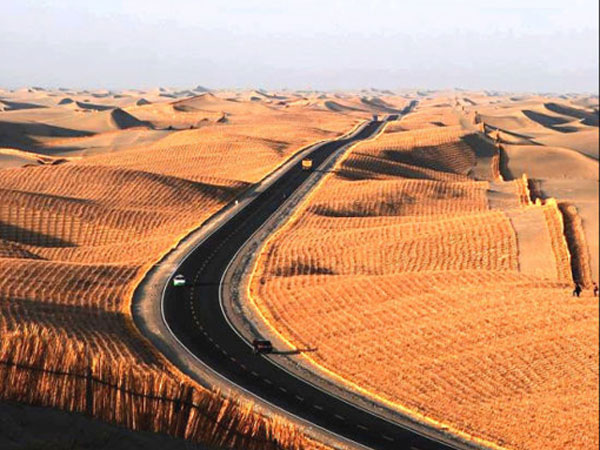 Le 10 autostrade più belle della Cina: l'autostrada del deserto di Tarim