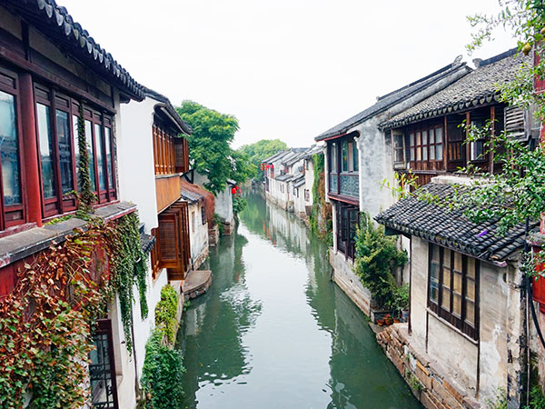 Come arrivare alla città sull'acqua di Zhouzhuang da Shanghai