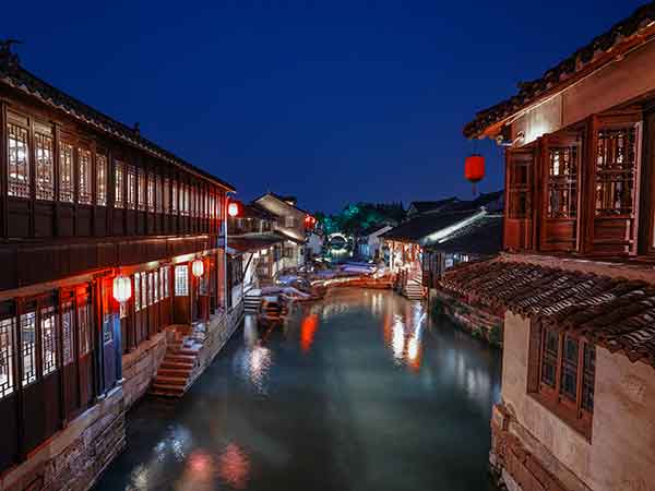 Come arrivare alla città sull'acqua di Zhouzhuang da Shanghai