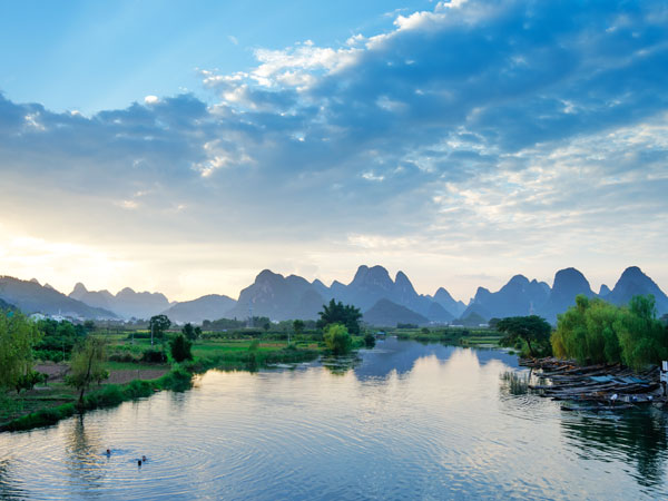 Fiume Yangshuo Yulong