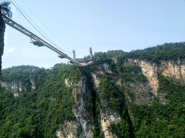 Ponte di vetro del Grand Canyon di Zhangjiajie